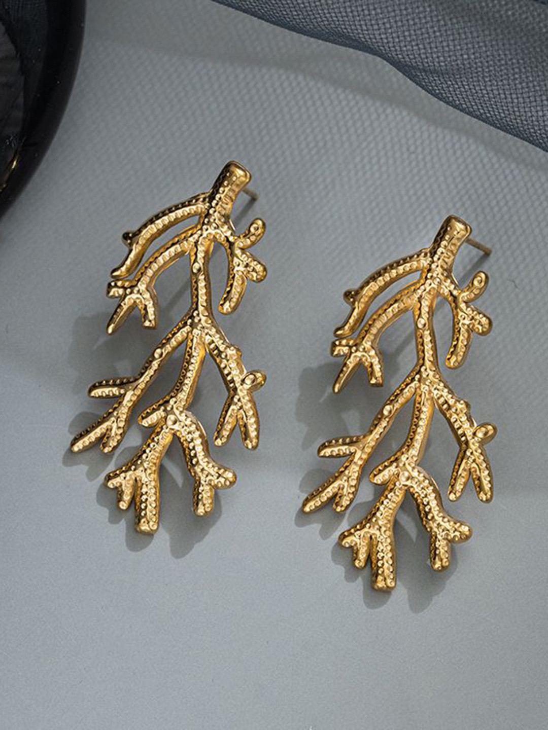 

DIVASTRI Leaf Shaped Studs Earrings, Gold