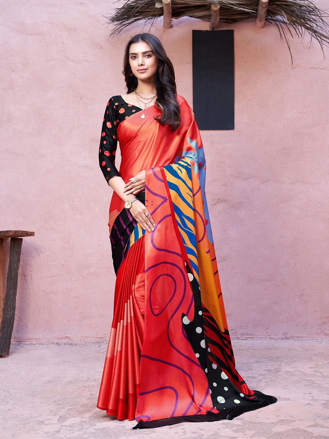 

RACHNA Abstract Printed Satin Saree, Red