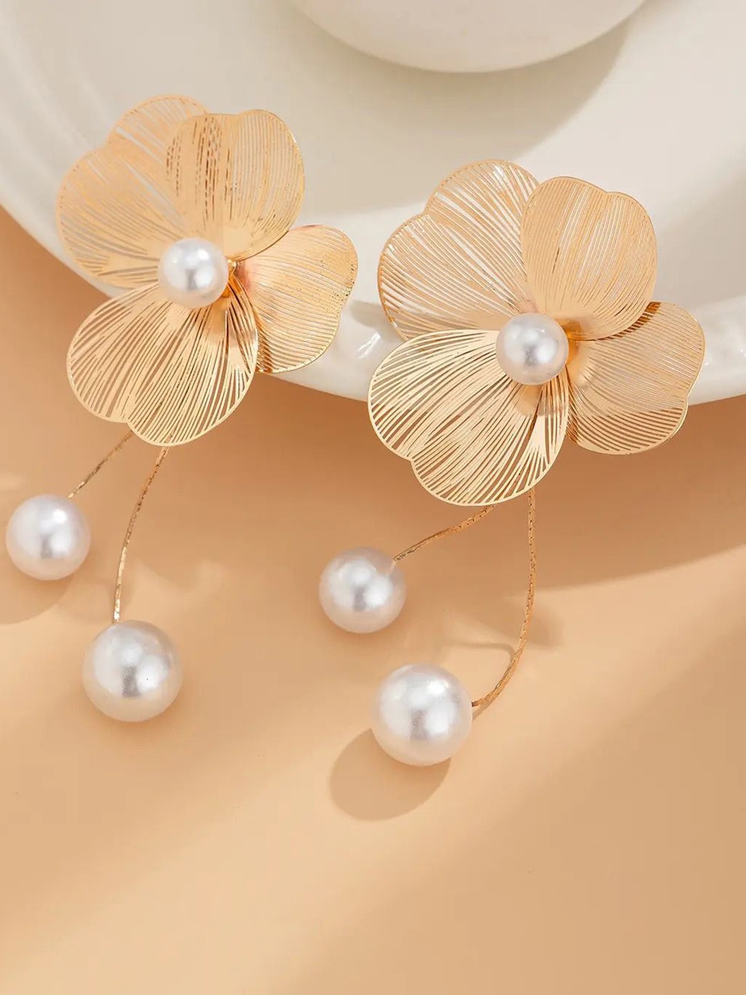

MEENAZ Feather Shaped Studs Earrings, Gold