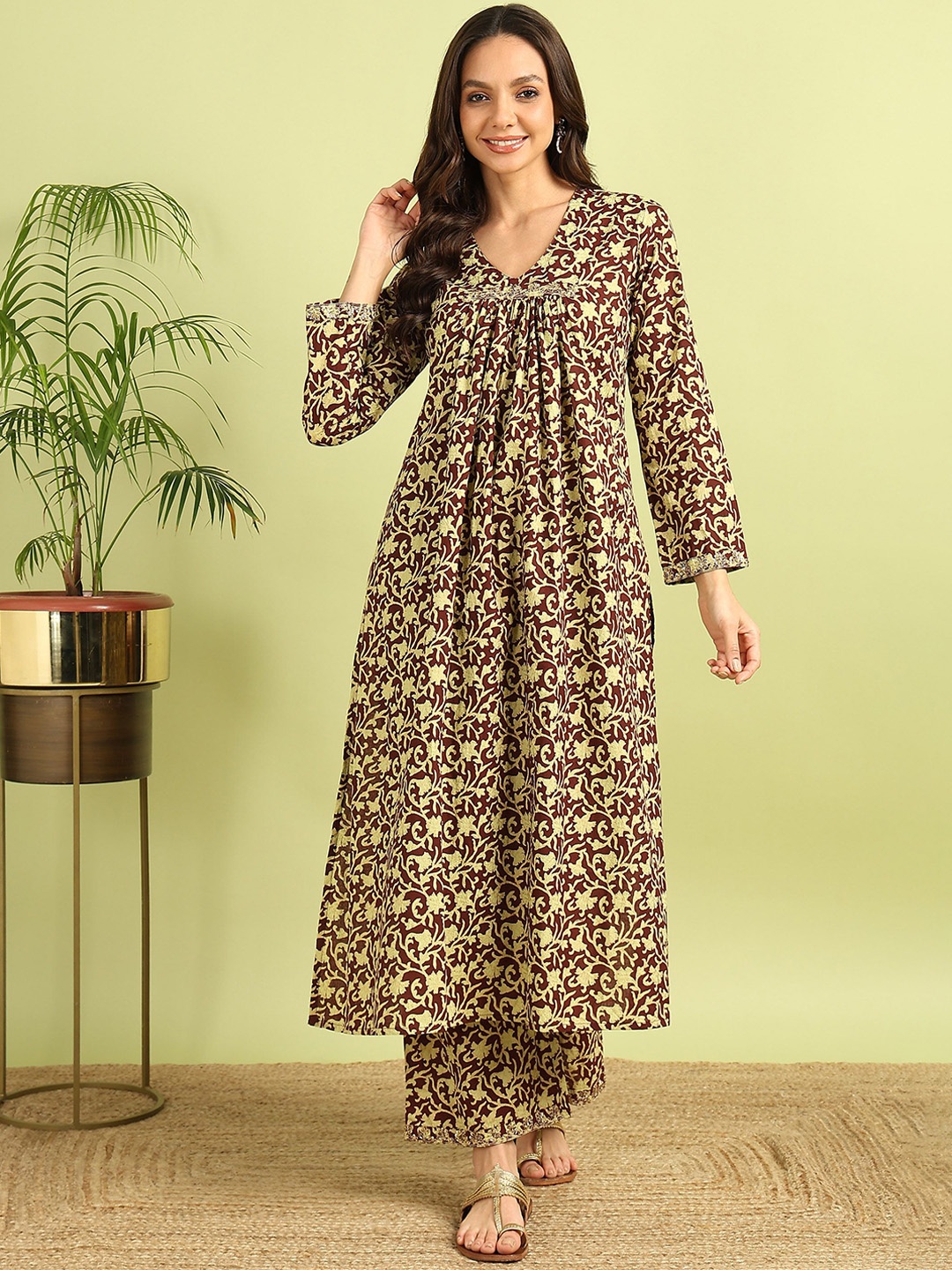 

HERE&NOW Women Floral Printed Regular Kurta with Palazzos, Green