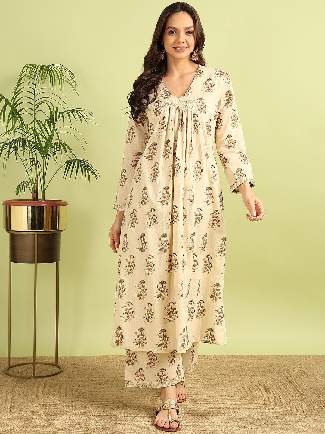 

HERE&NOW Women Floral Printed Regular Kurta with Palazzos, Beige