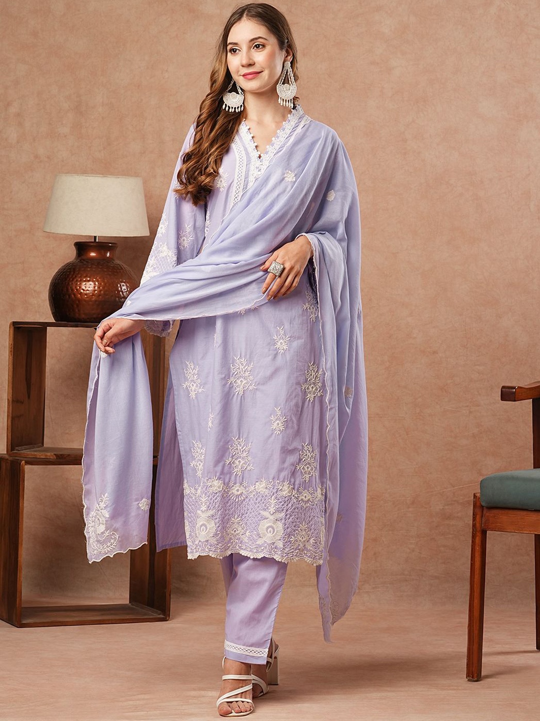 

FASHOR Women Floral Embroidered Regular Thread Work Pure Cotton Kurta with Trousers & With Dupatta, Lavender