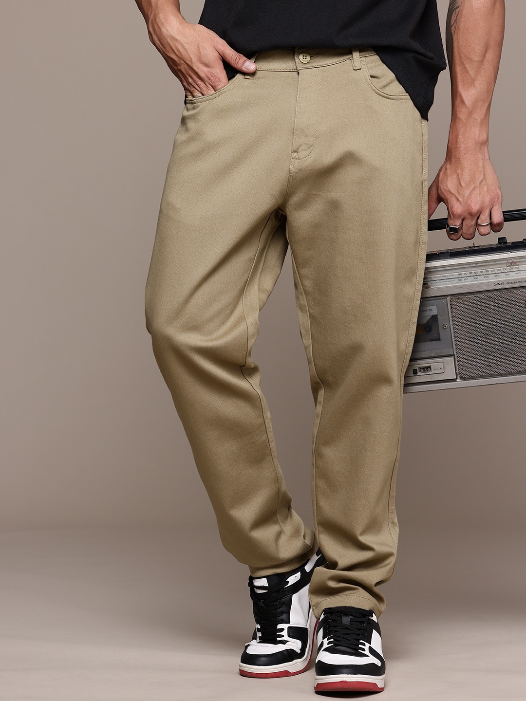 

The Roadster Life Co. Men Relaxed Fit Chinos Trousers, Khaki