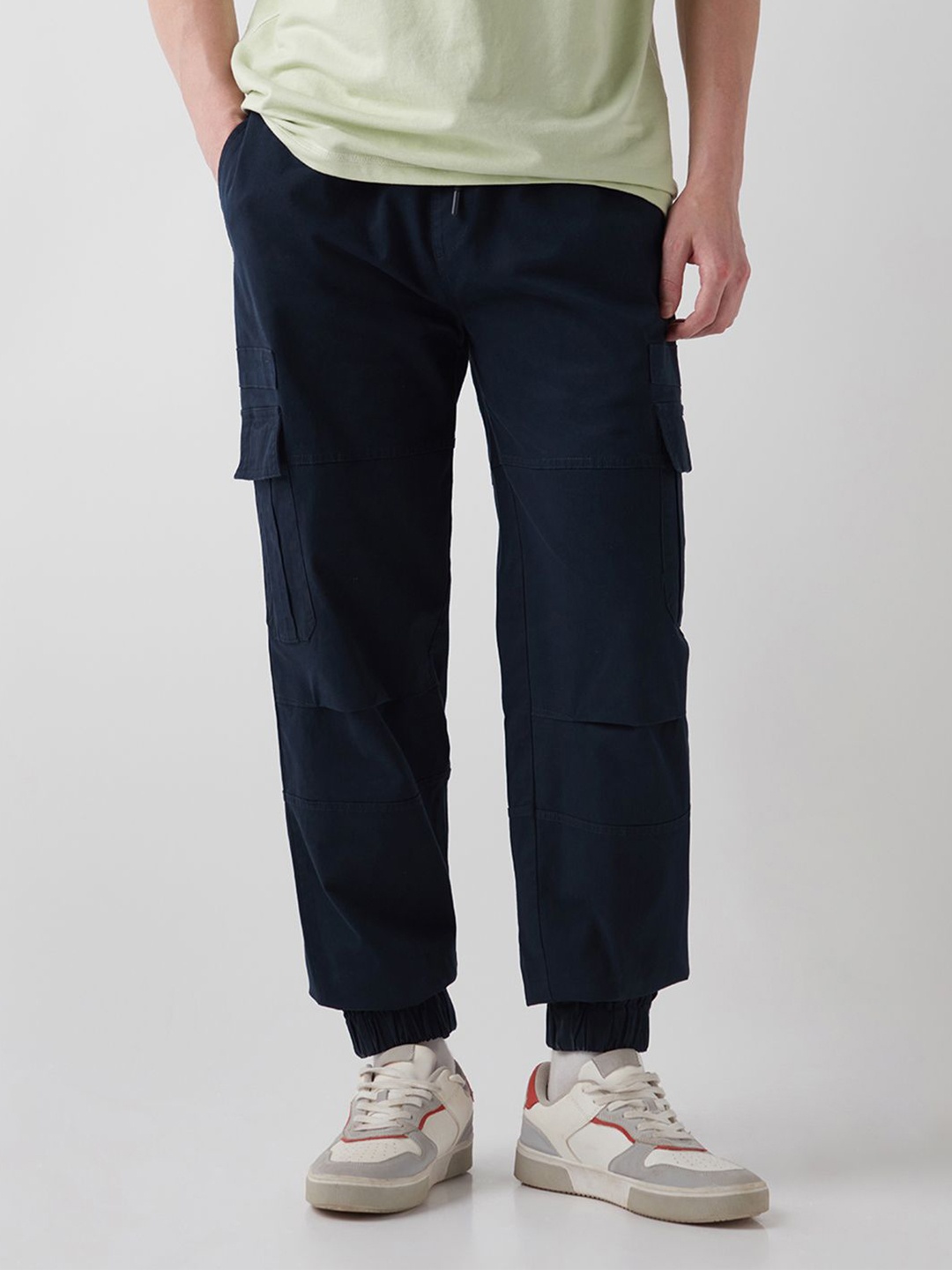 

Bewakoof Men Mid Rise Oversized Cargo Jogger Pants, Navy blue