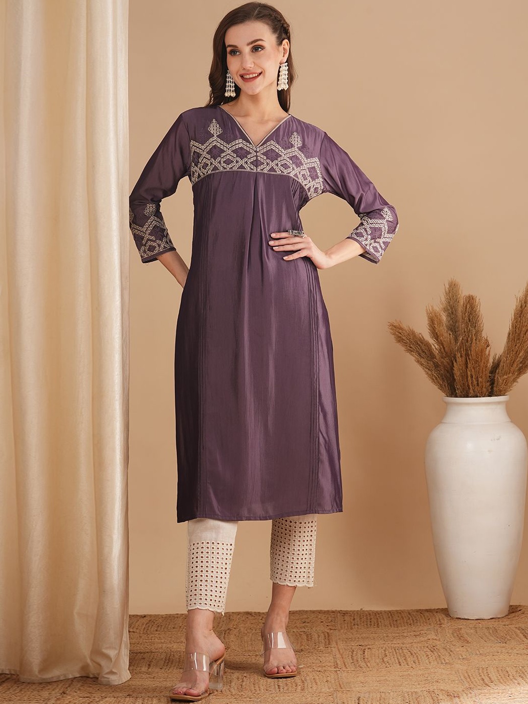 

FASHOR Women Ethnic Motifs Embroidered Thread Work Kurta, Purple