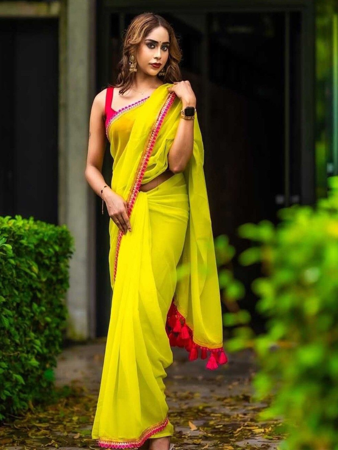 

Sanwariya Silk Embroidered Pure Georgette Maheshwari Saree, Green