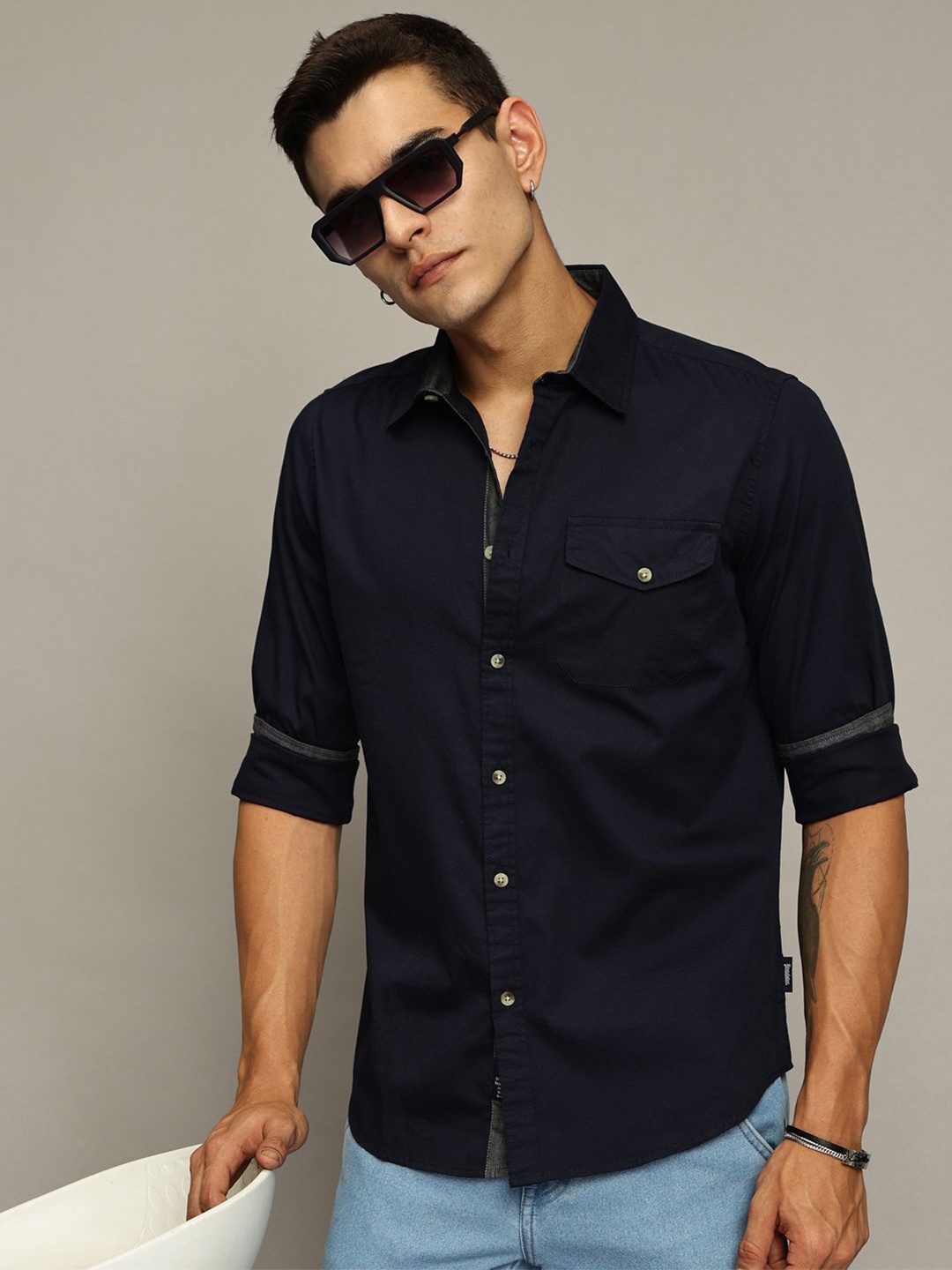 

The Roadster Lifestyle Co Spread Collar Neck Casual Shirt, Navy blue