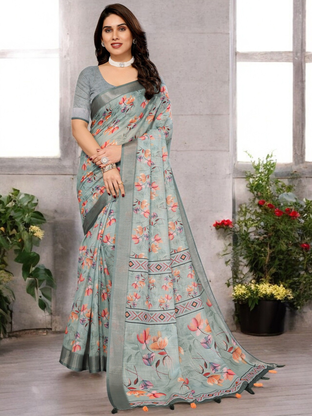 

Ambuja International Floral Printed Zari Pure Linen Saree, Green
