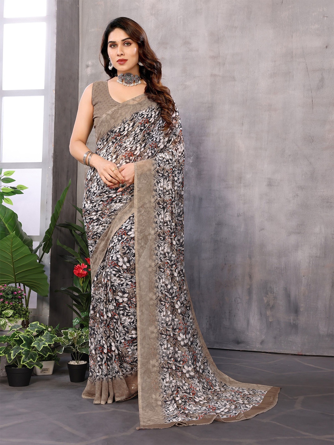 

Ambuja International Floral Printed Pure Georgette Saree, Coffee brown