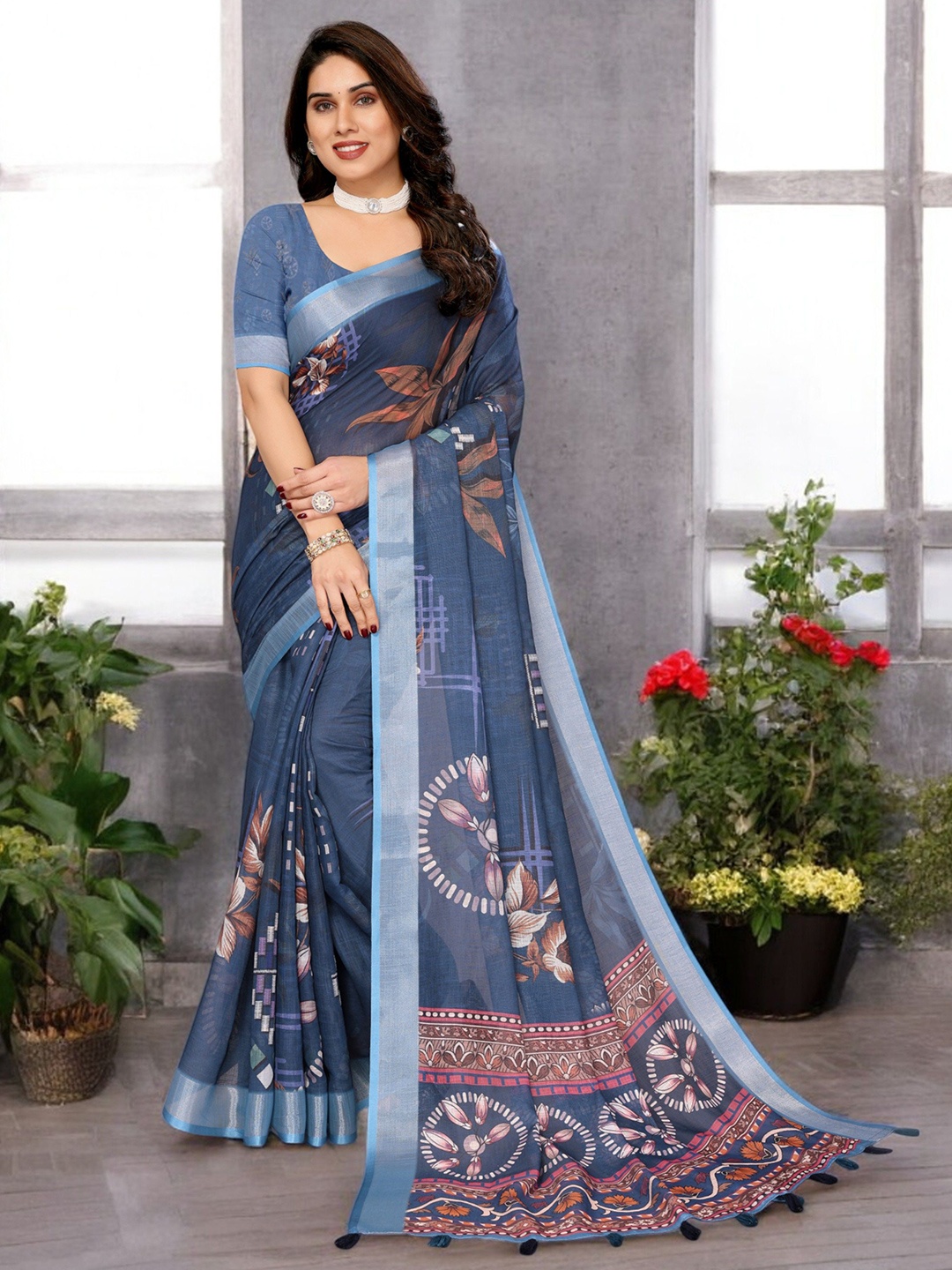 

Ambuja International Floral Zari Pure Linen Saree, Navy blue