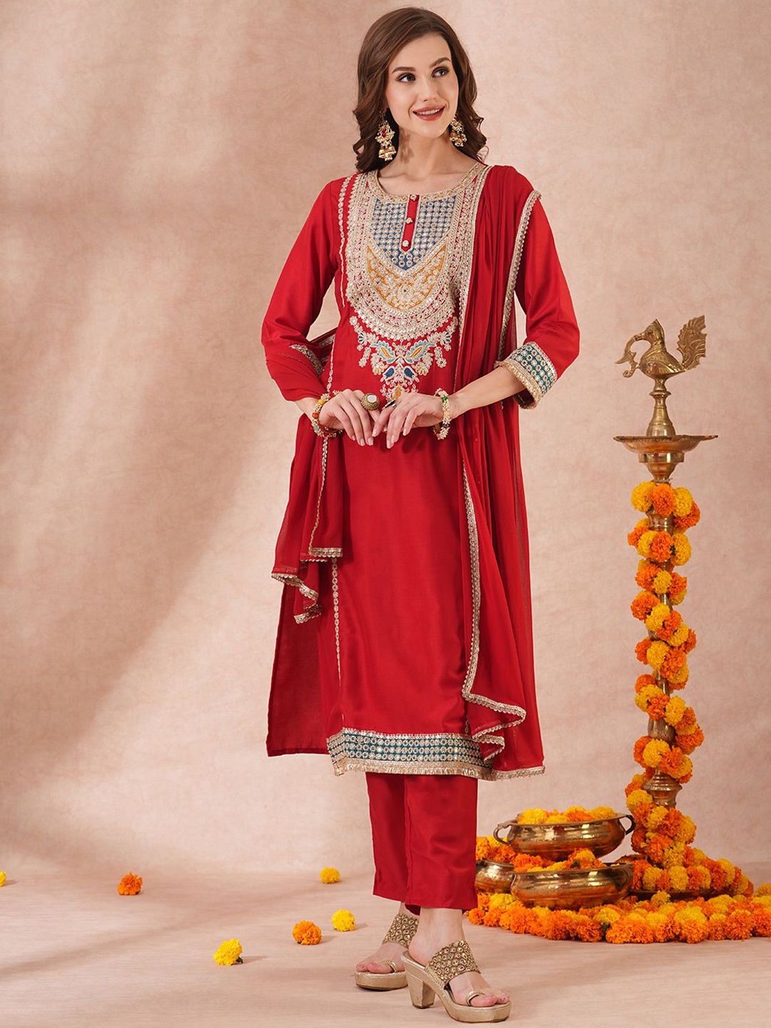 

FASHOR Women Ethnic Motifs Embroidered Regular Sequinned Kurta with Trousers & With Dupatta, Red