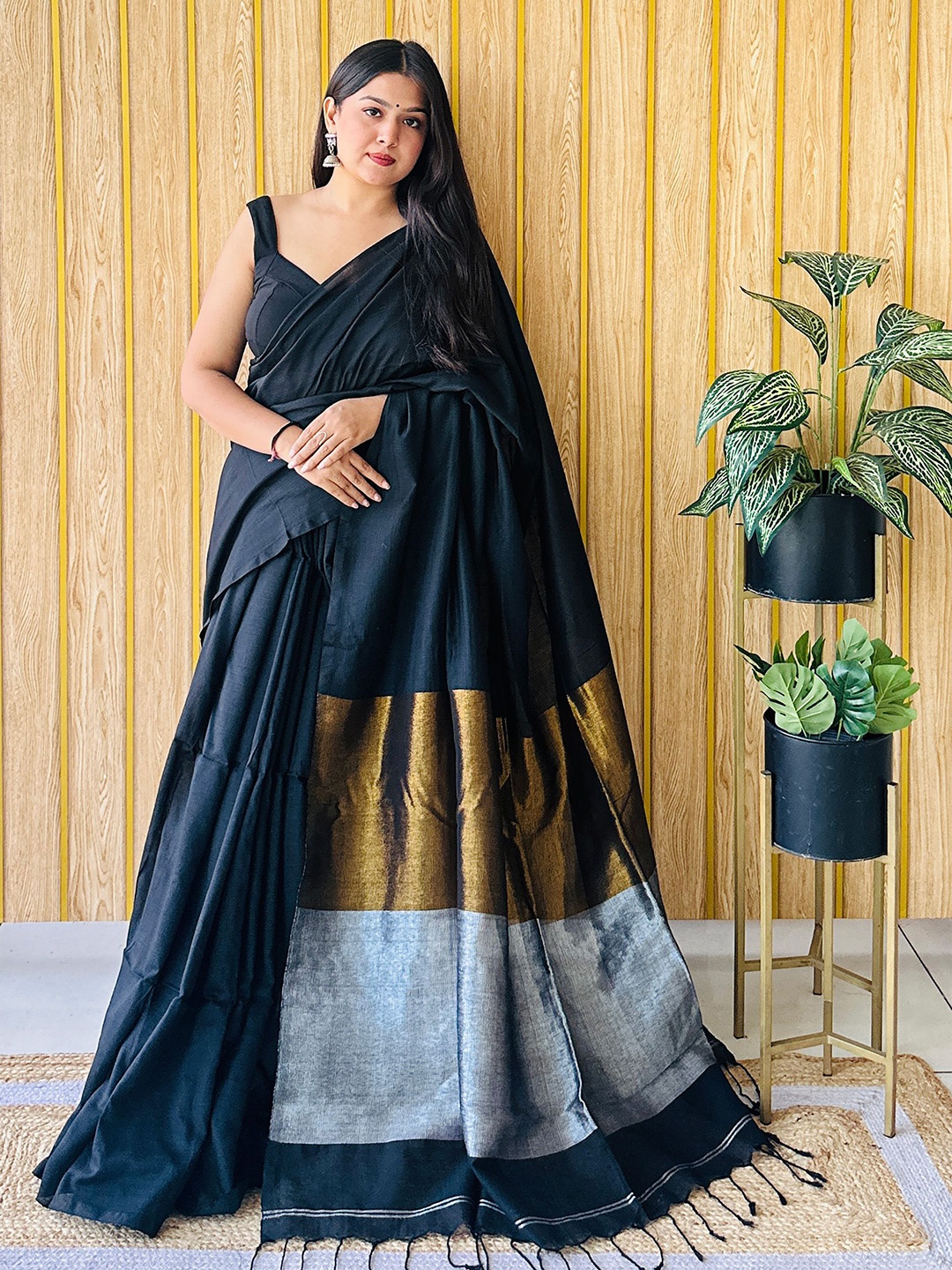 

Anouk Colourblocked Pure Cotton Saree, Black