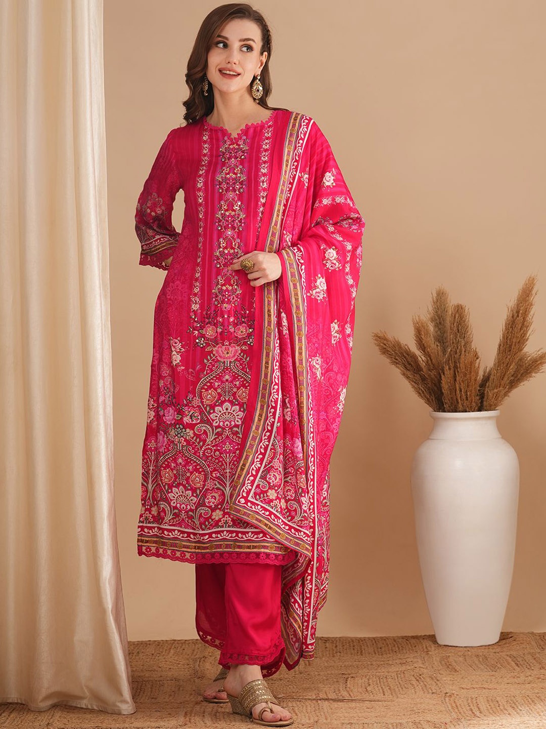

FASHOR Women Ethnic Motifs Printed Regular Sequinned Kurta with Palazzos & With Dupatta, Pink