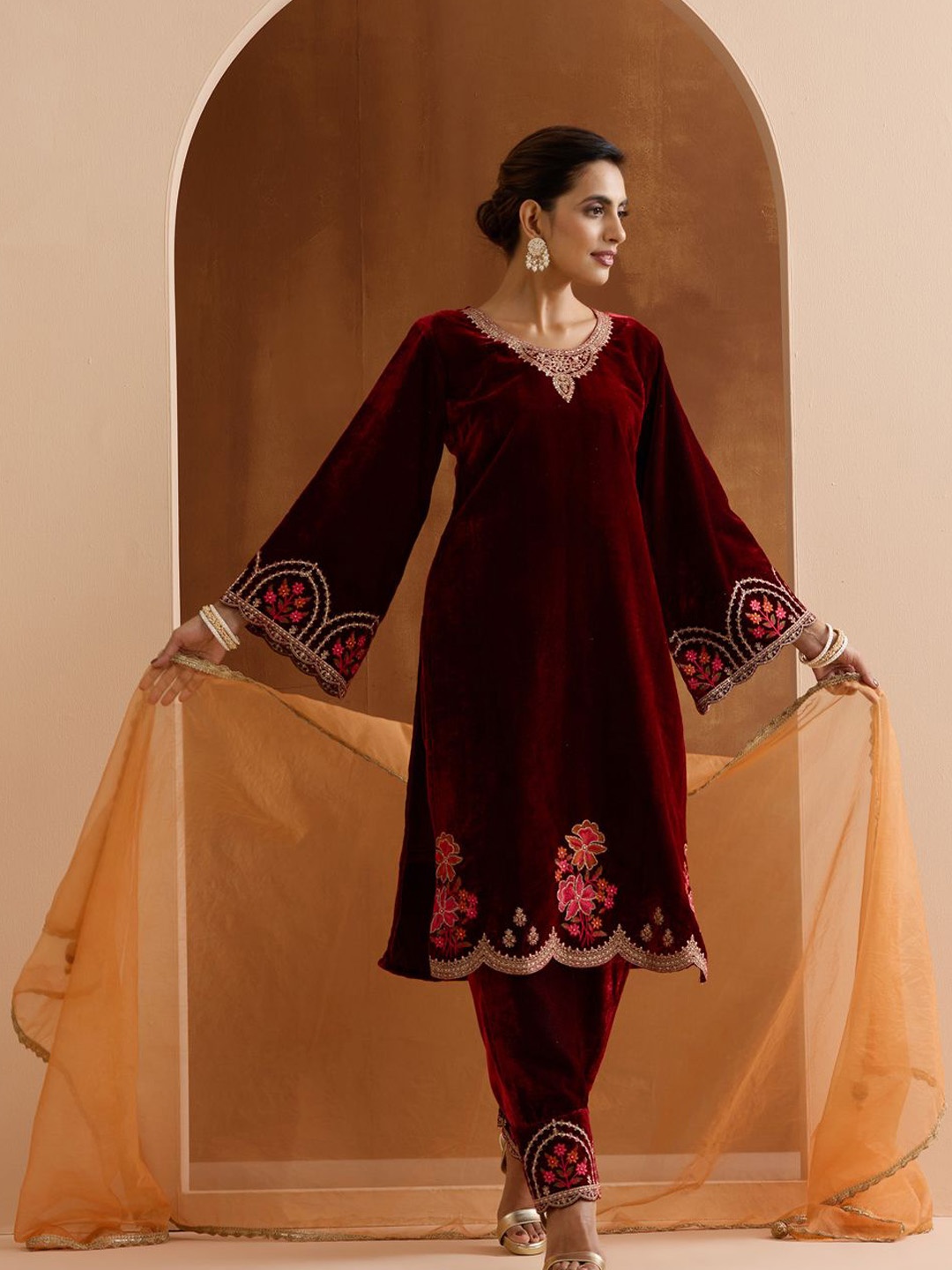 

Ishin Women Ethnic Motifs Embroidered Regular Sequinned Velvet Kurta with Trousers & With Dupatta, Maroon