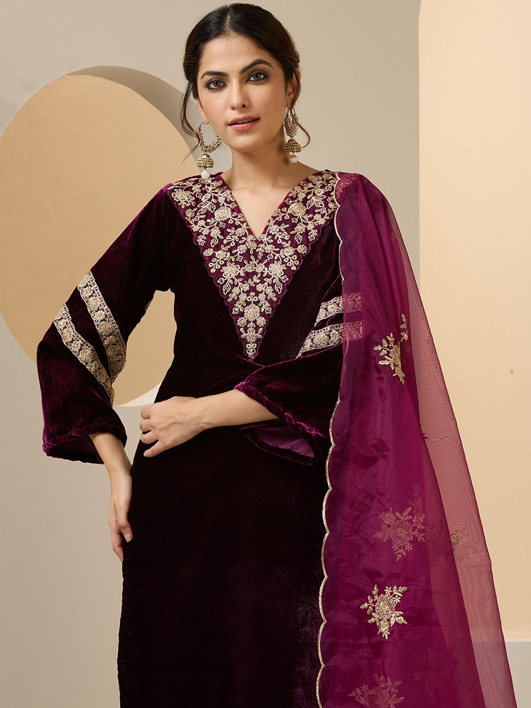 

Ishin Women Ethnic Motifs Embroidered Regular Beads and Stones Velvet Kurta with Trousers & With Dupatta, Burgundy