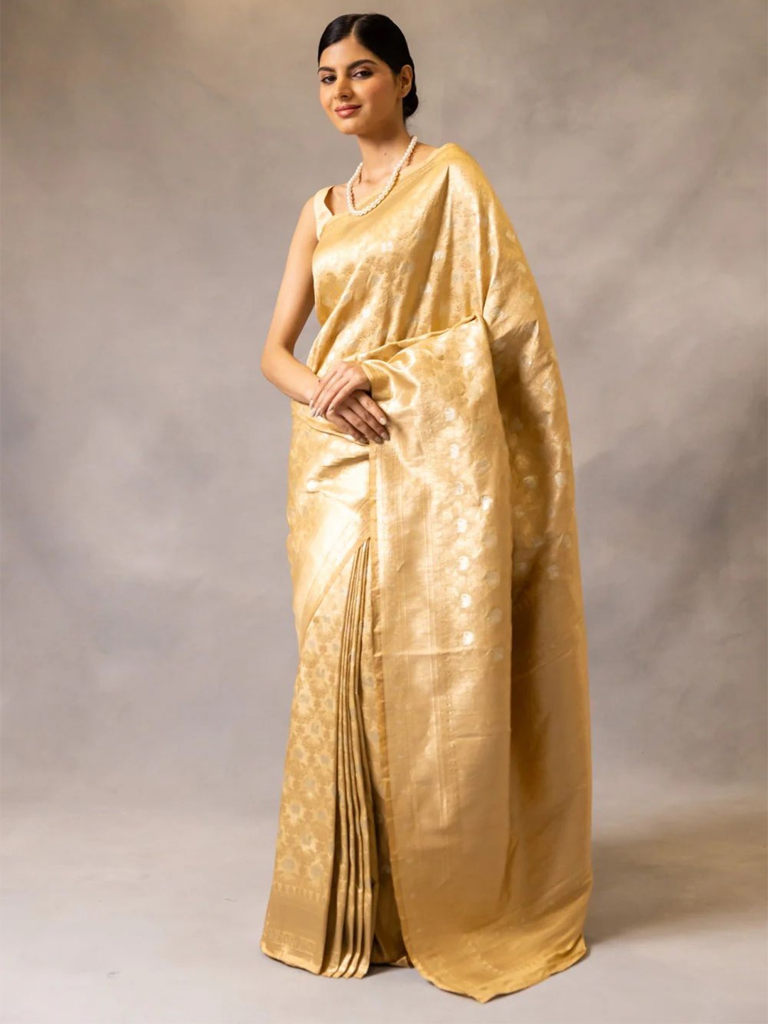 

KALINI Floral Zari Banarasi Saree, Cream