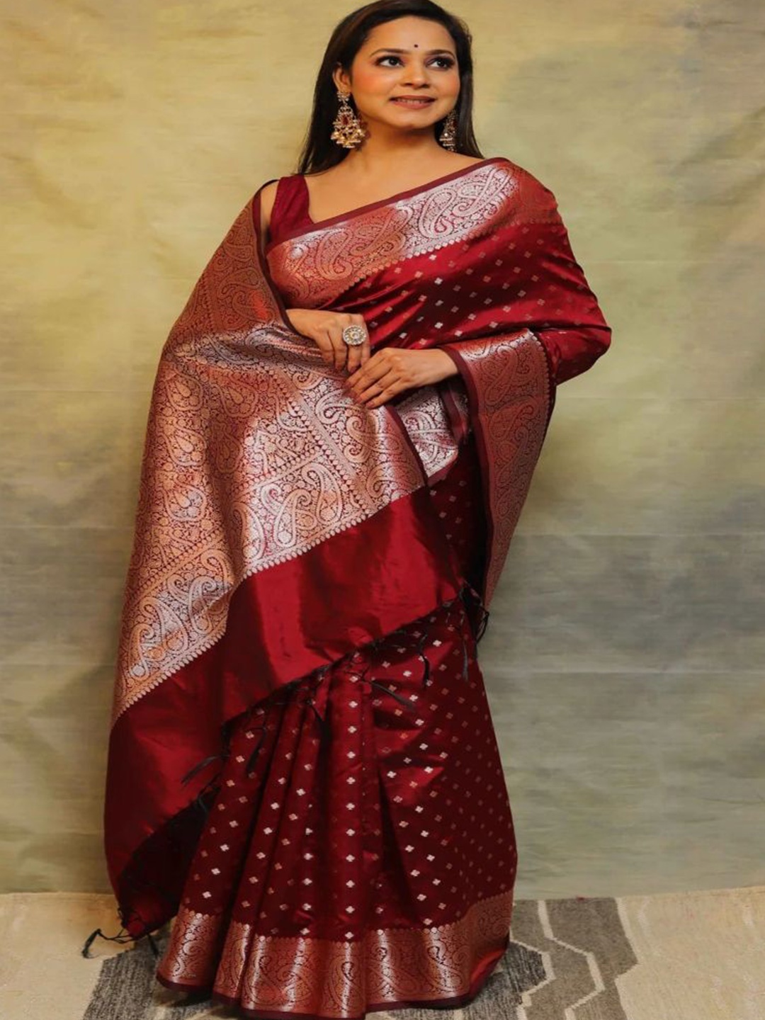 

KALINI Woven Design Banarasi Saree, Maroon
