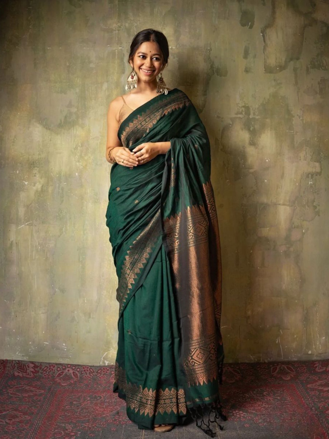 

KALINI Woven Design Zari Banarasi Saree, Green