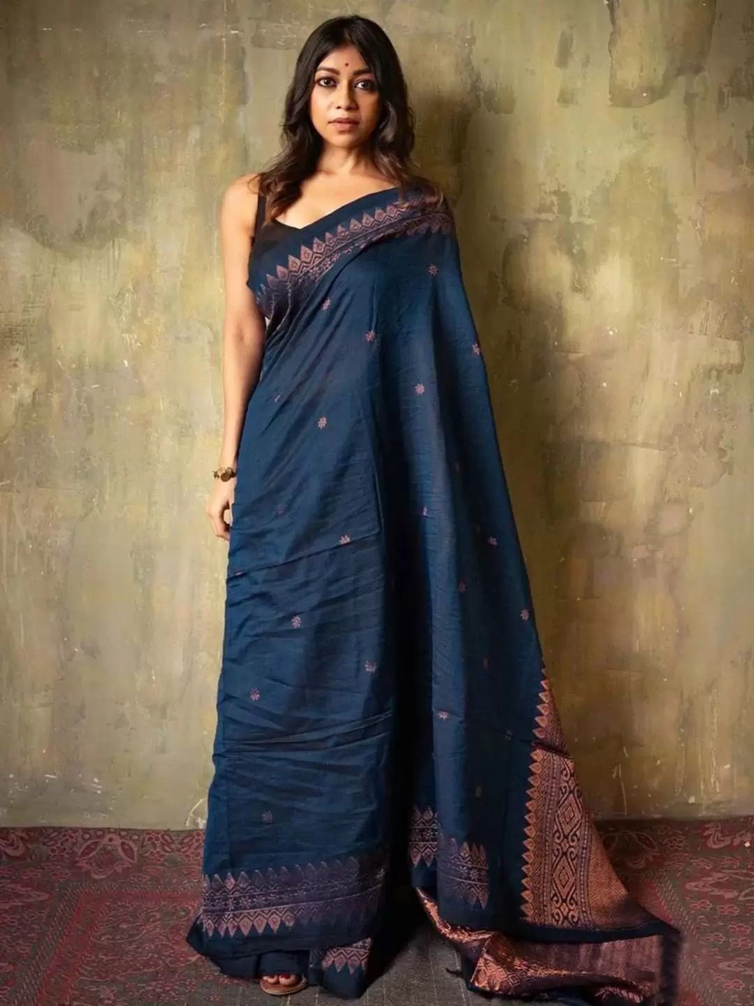 

KALINI Ethnic Motifs Woven Design Zari Banarasi Saree, Blue