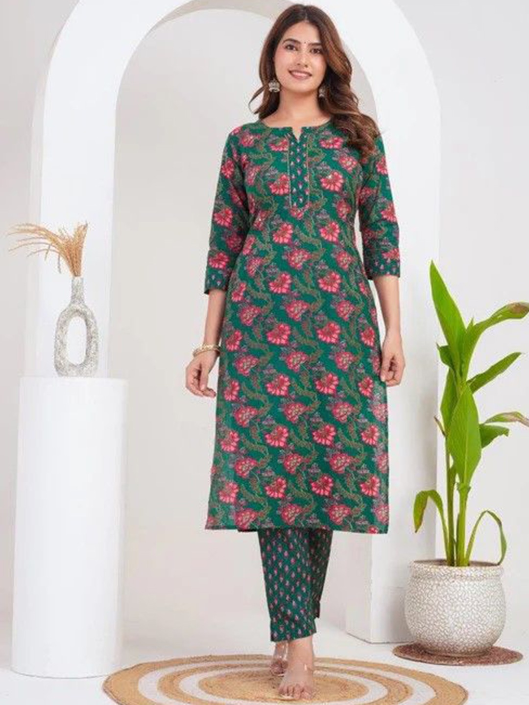 

ZOYOTO Women Floral Printed Regular Thread Work Pure Cotton Kurta with Trousers, Green