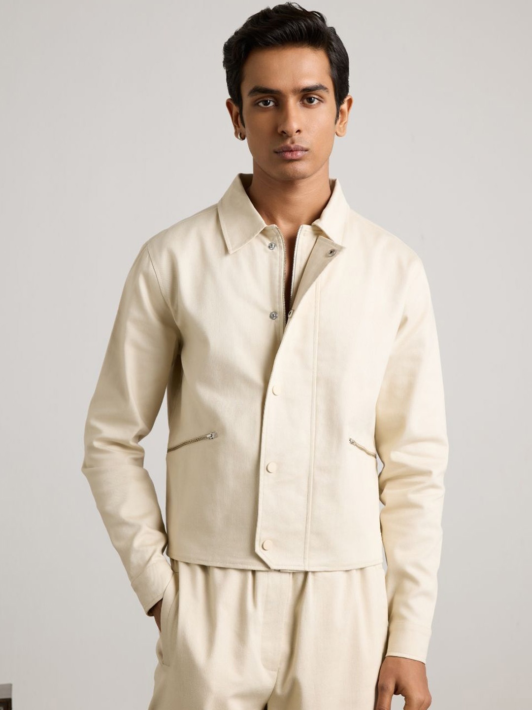 

Muvazo Men Spread Collar Solid Cotton Casual Tailored Jacket, Beige