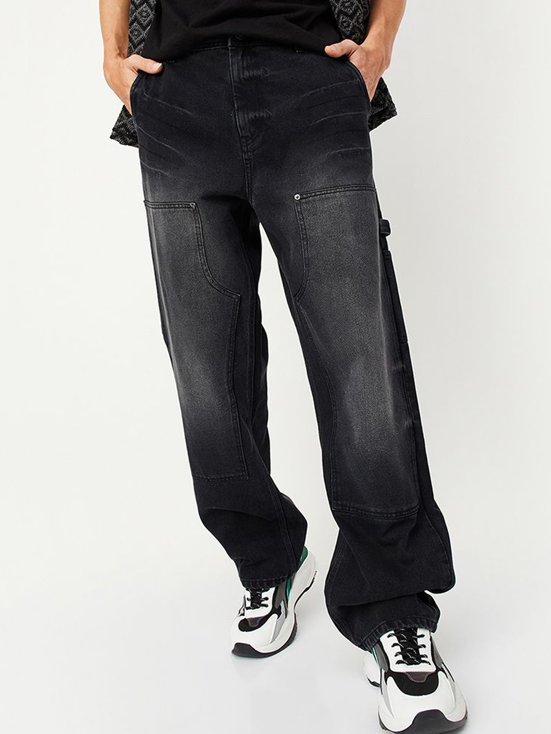 

max Men Cotton Regular Fit Low Distress Light Fade Jeans, Black