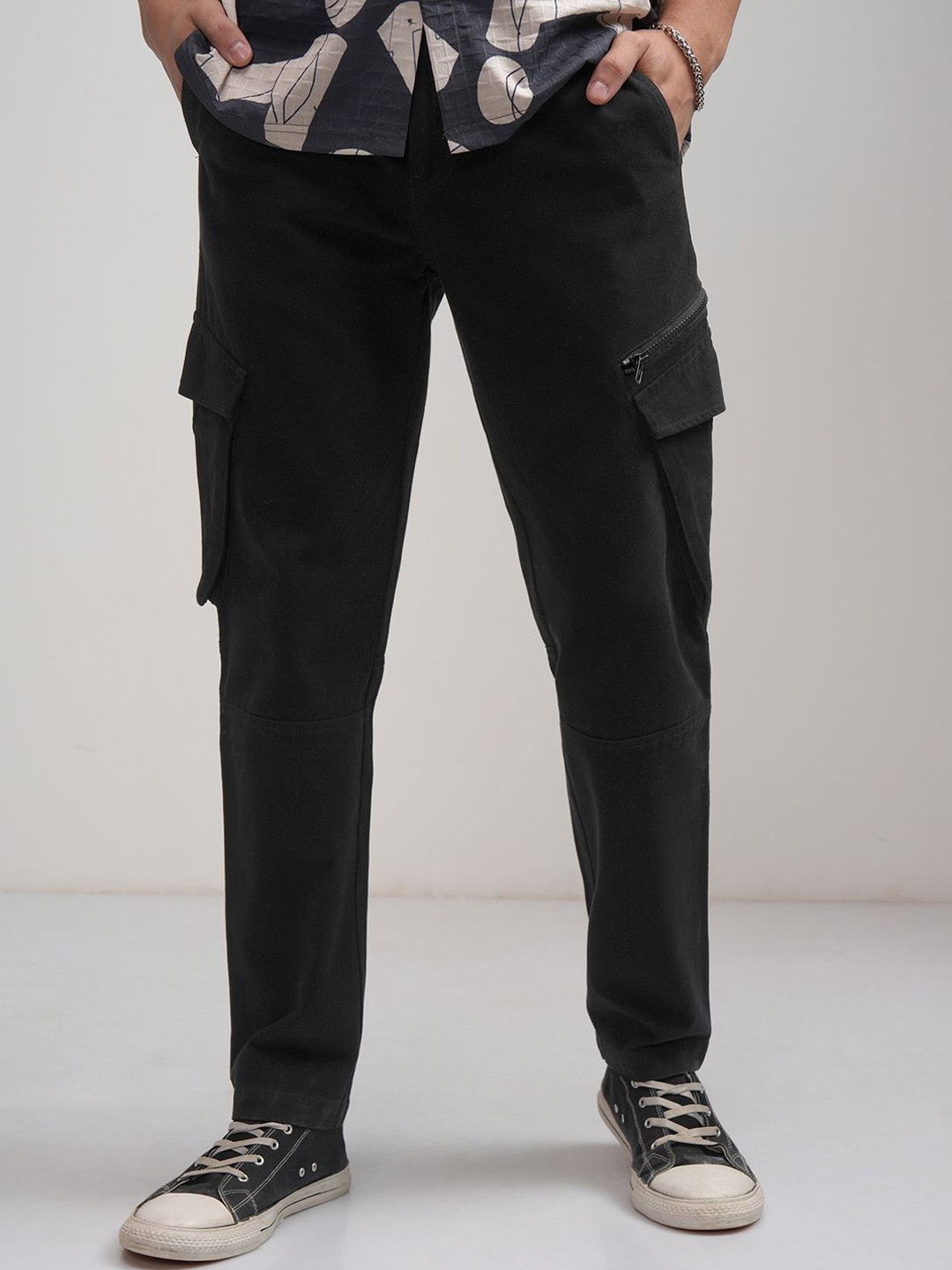 

HIGHLANDER Men Slim Fit Cotton Cargos Trousers, Black