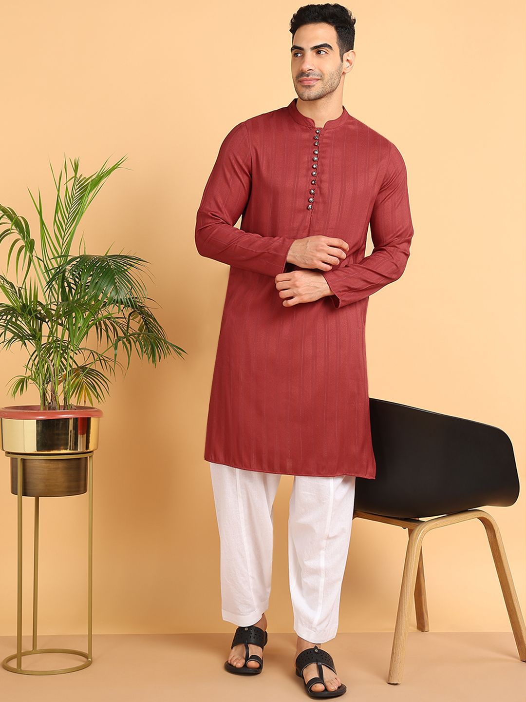 

HERE&NOW Men Striped Regular Kurta with Pyjamas, Maroon