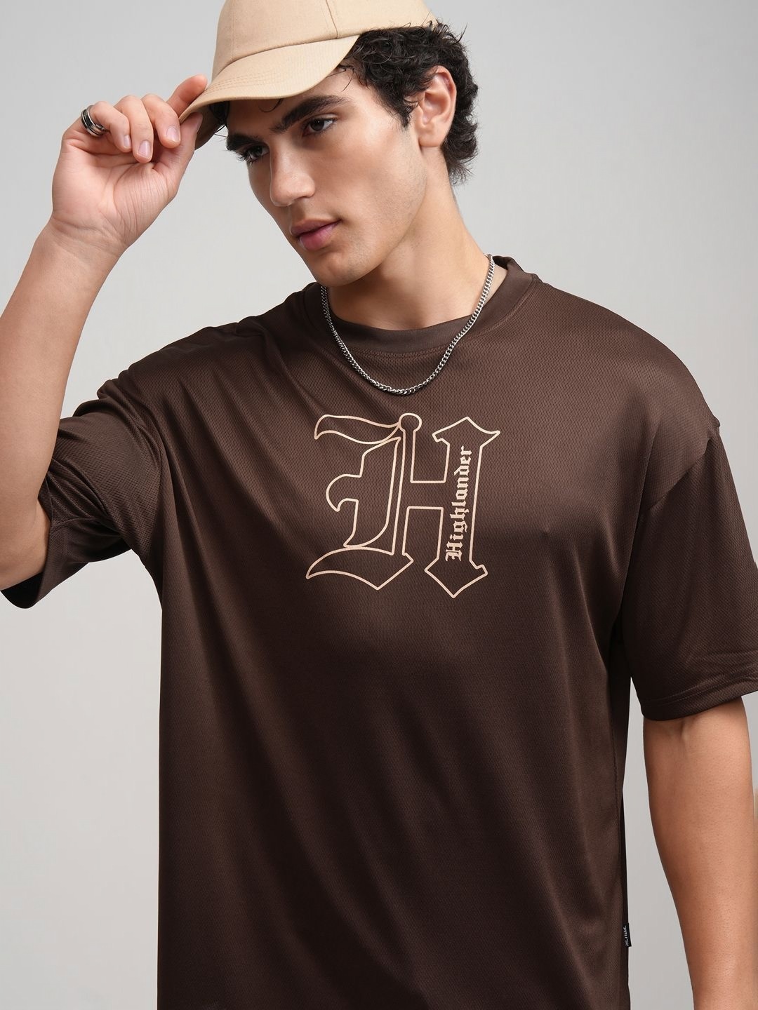 

HIGHLANDER Men Printed Round Neck Drop-Shoulder Oversized T-Shirt, Brown