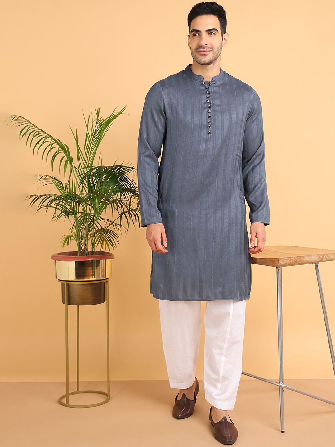 

HERE&NOW Men Striped Regular Kurta with Pyjamas, Grey