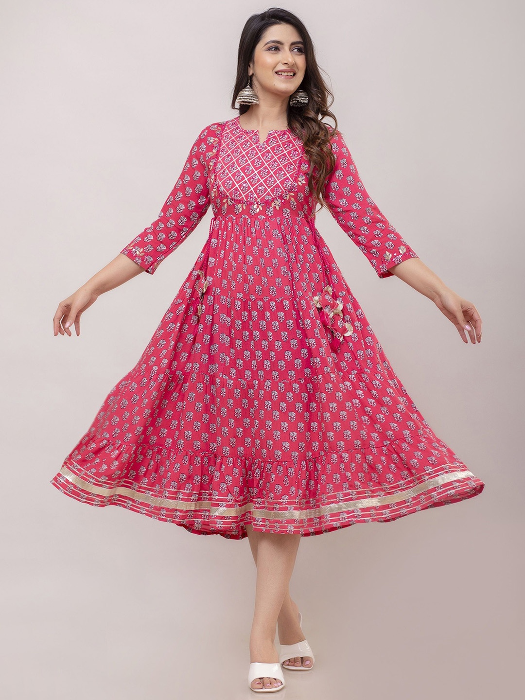 

GRISHU COLLECTION Women Floral Printed Mirror Work Floral Kurta, Pink