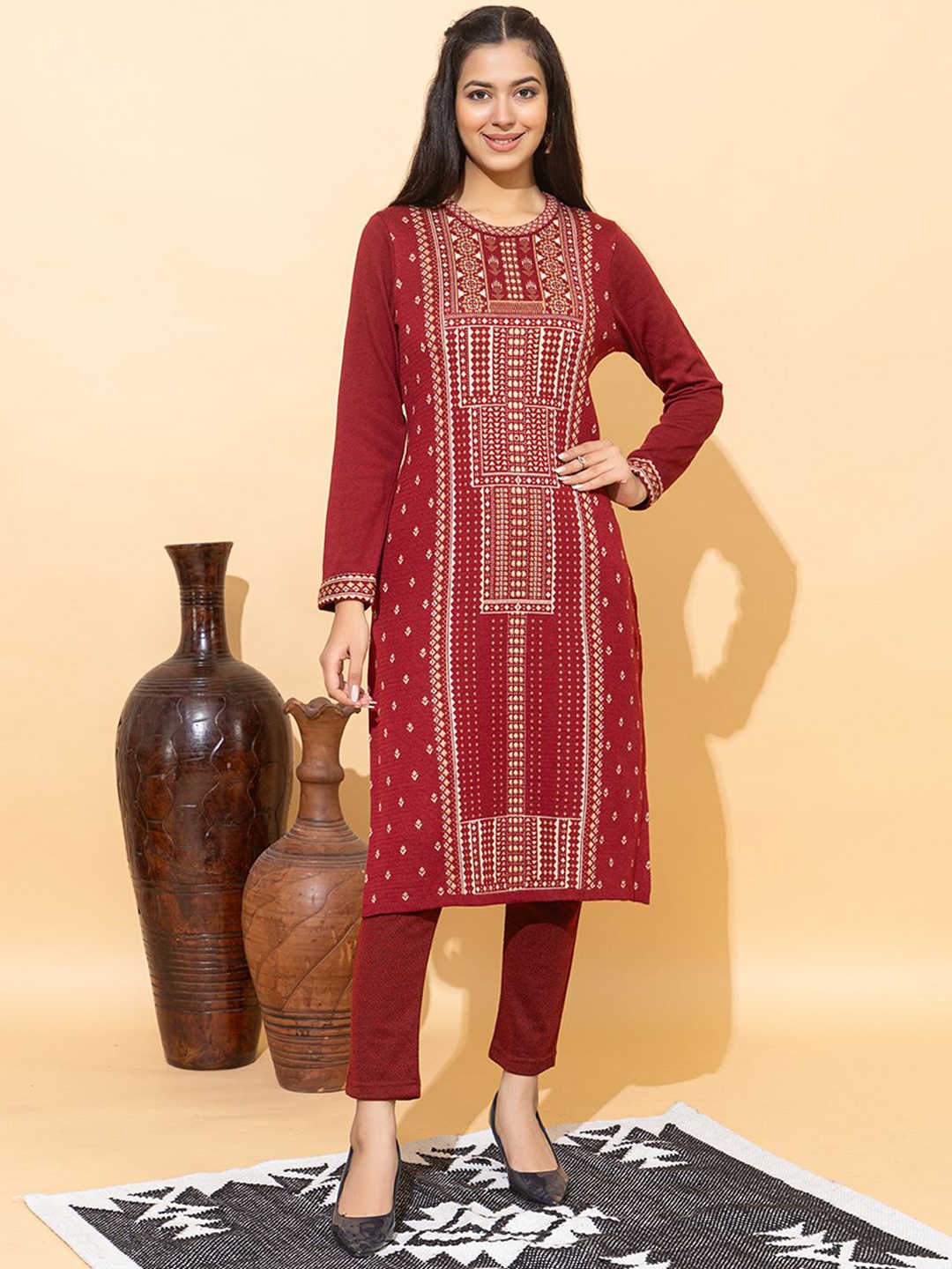 

Anouk Women Floral Printed Regular Kurta with Trousers, Maroon