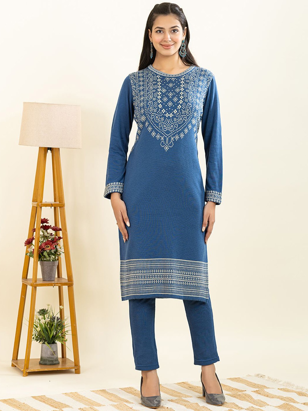 

Anouk Women Ethnic Motifs Printed Regular Kurta with Trousers, Blue