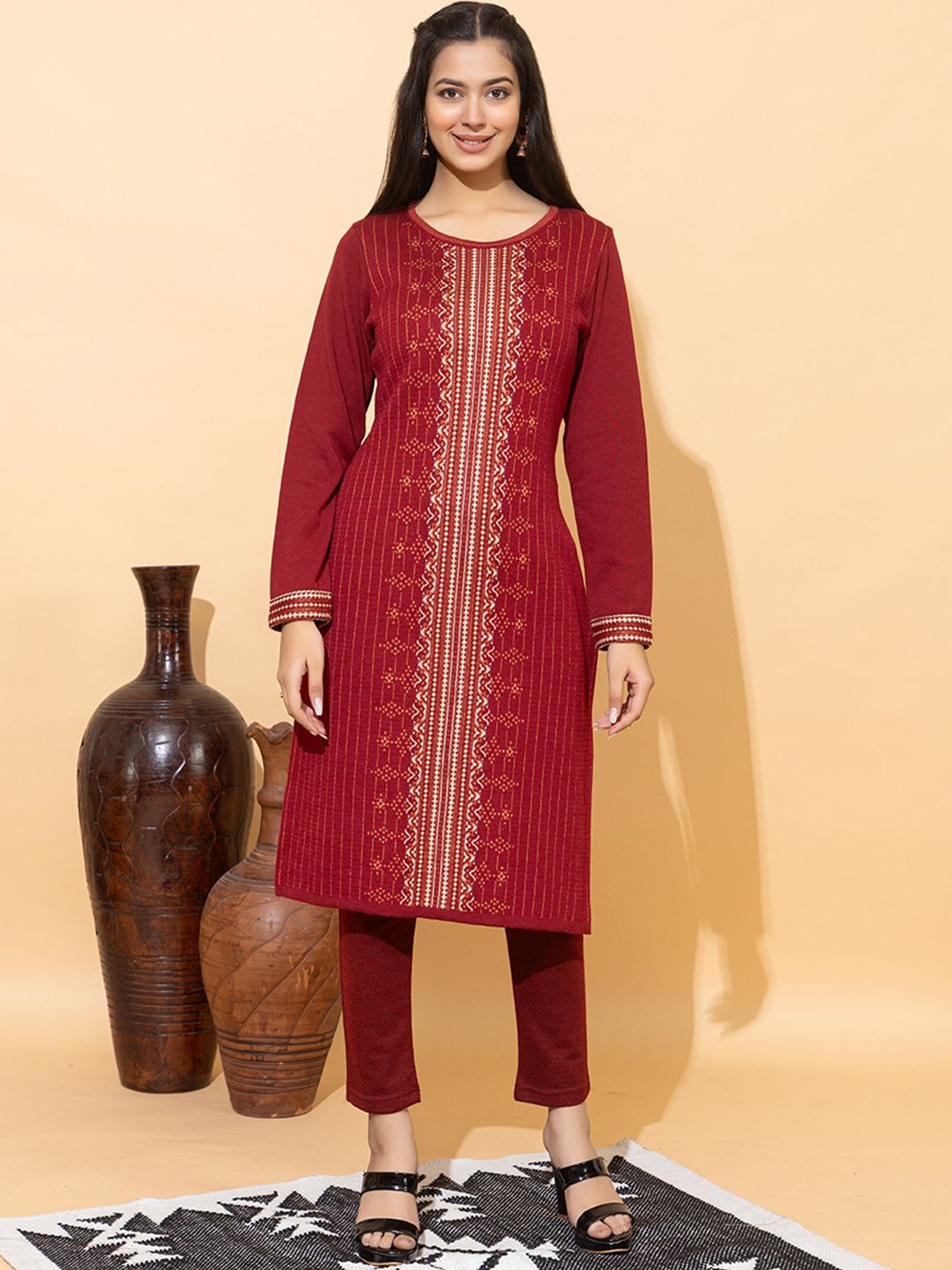 

Anouk Women Ethnic Motifs Printed Regular Kurta with Trousers, Maroon