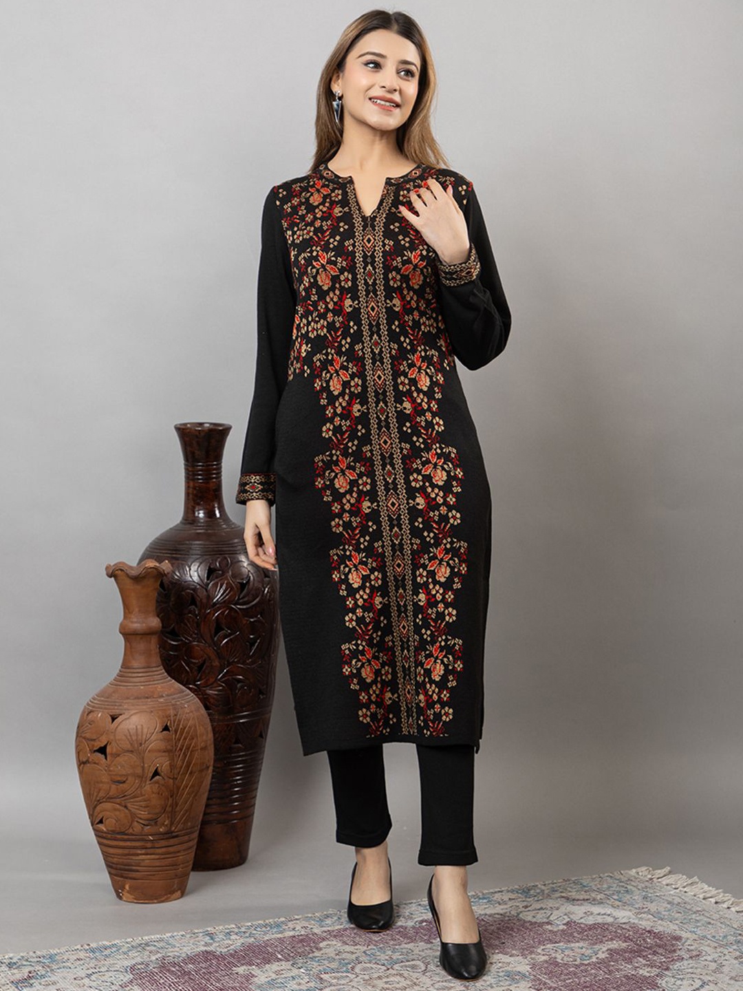

Anouk Women Floral Regular Kurta with Trousers, Black