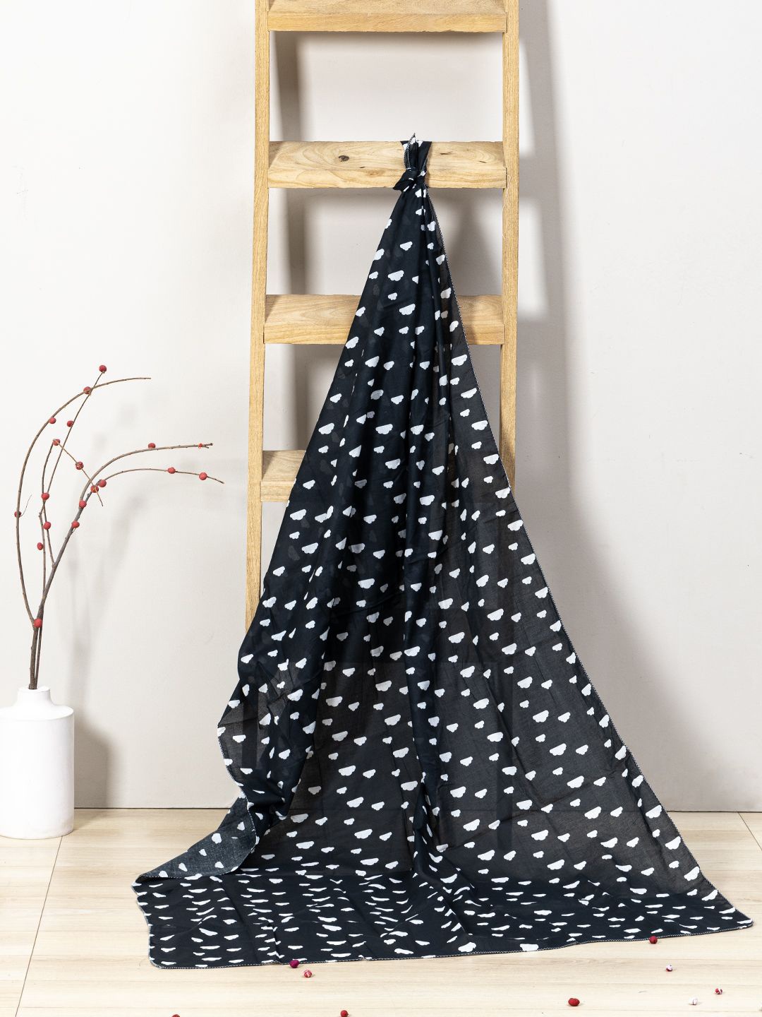 

Contrast Living Women Cotton Printed Scarf, Black