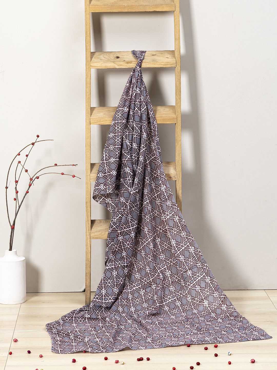 

Contrast Living Women Printed Cotton Scarf, Grey