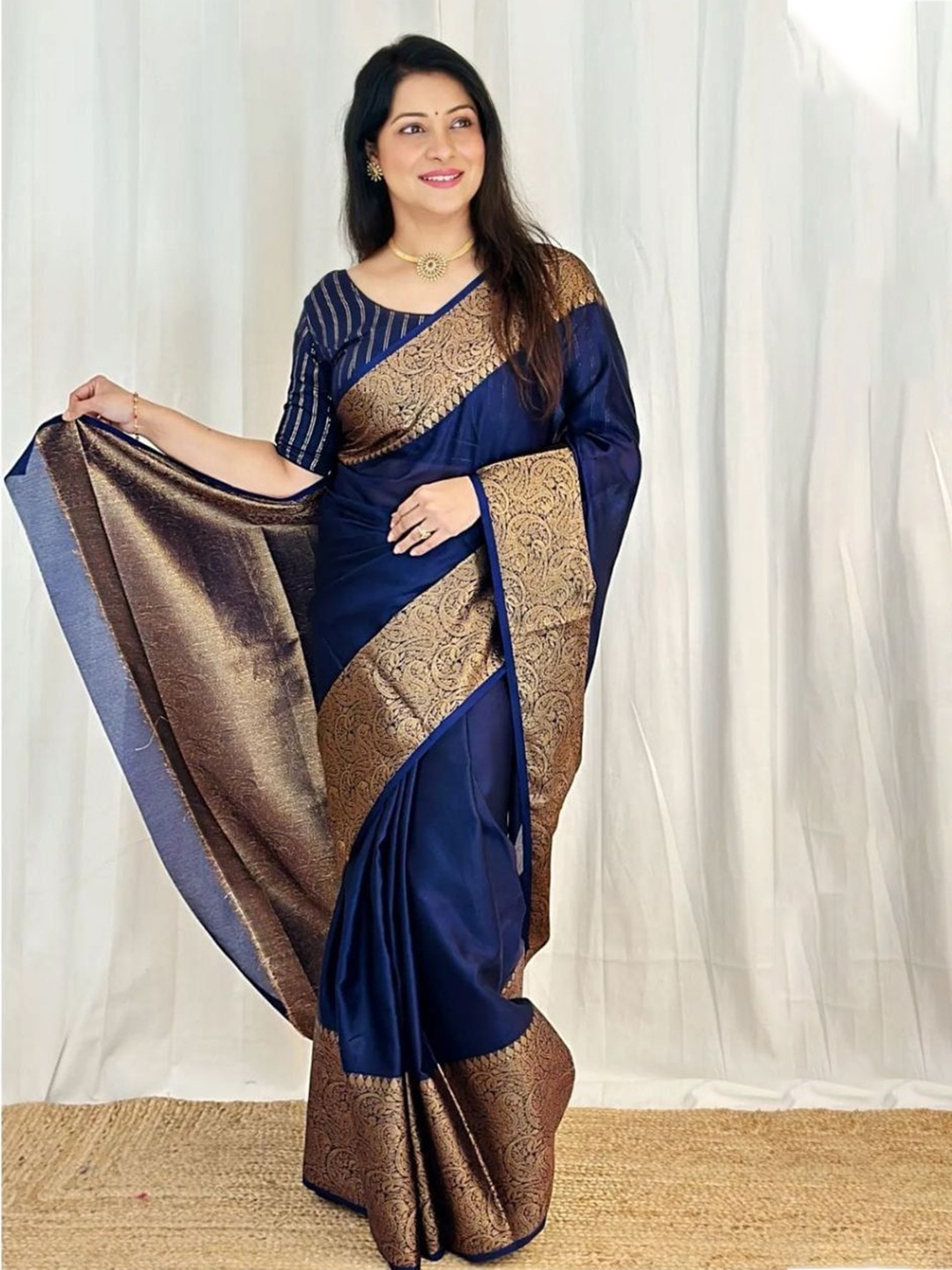 

Taslar Zari Pure Silk Banarasi Saree, Blue