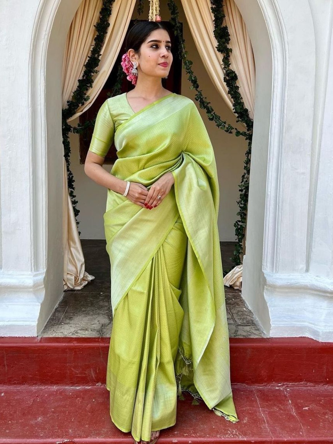 

Taslar Woven Design Zari Pure Silk Banarasi Saree, Green