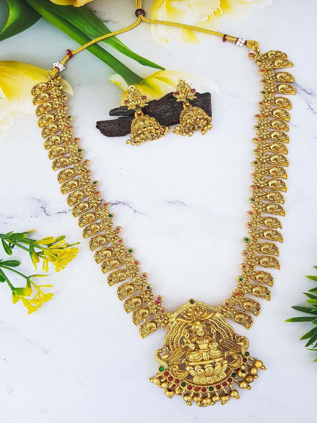 

GRIIHAM Gold-Plated Stone-Studded & Beaded Jewellery Set