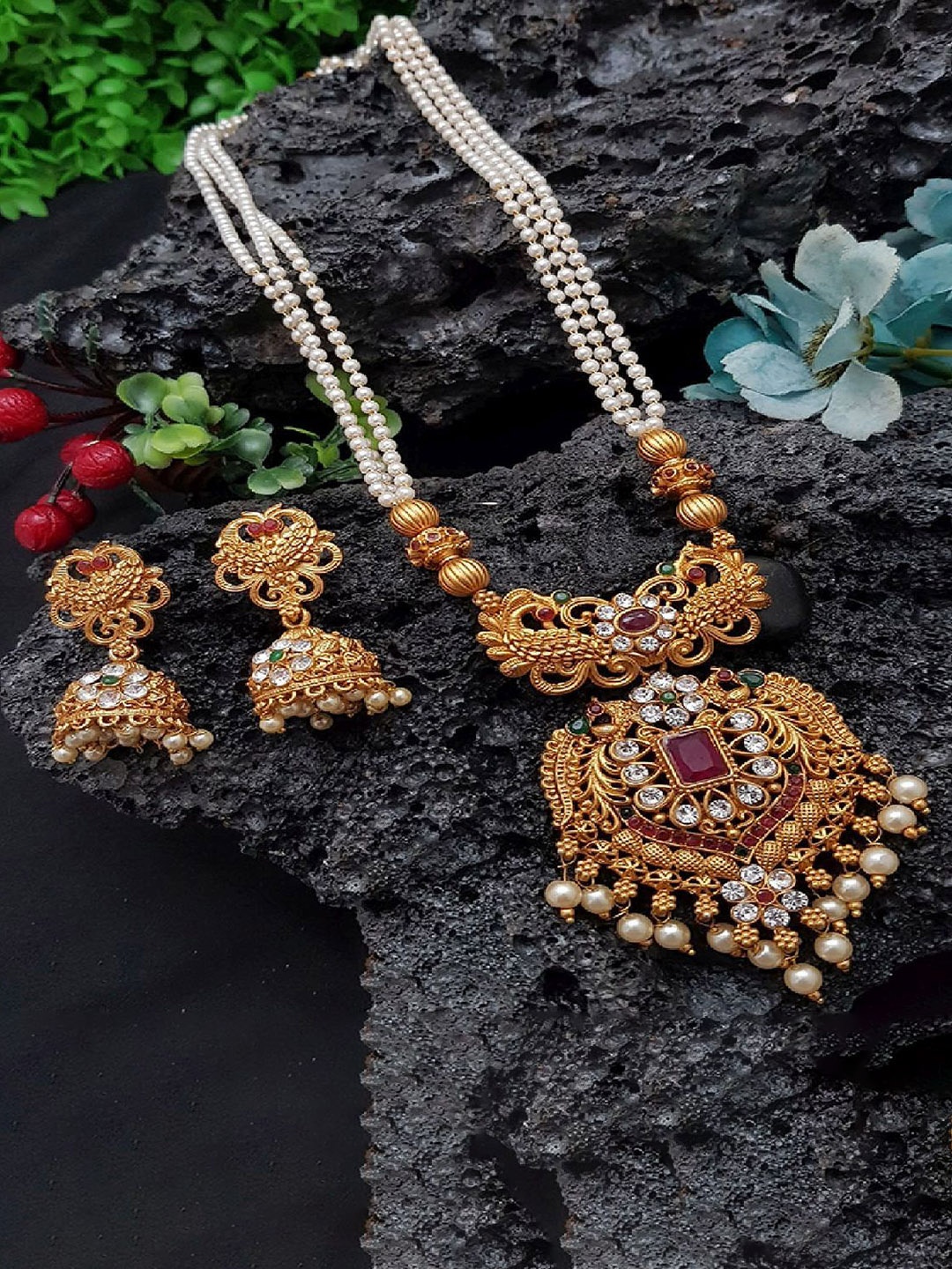 

GRIIHAM Gold-Plated Stone-Studded & Beaded Jewellery Set