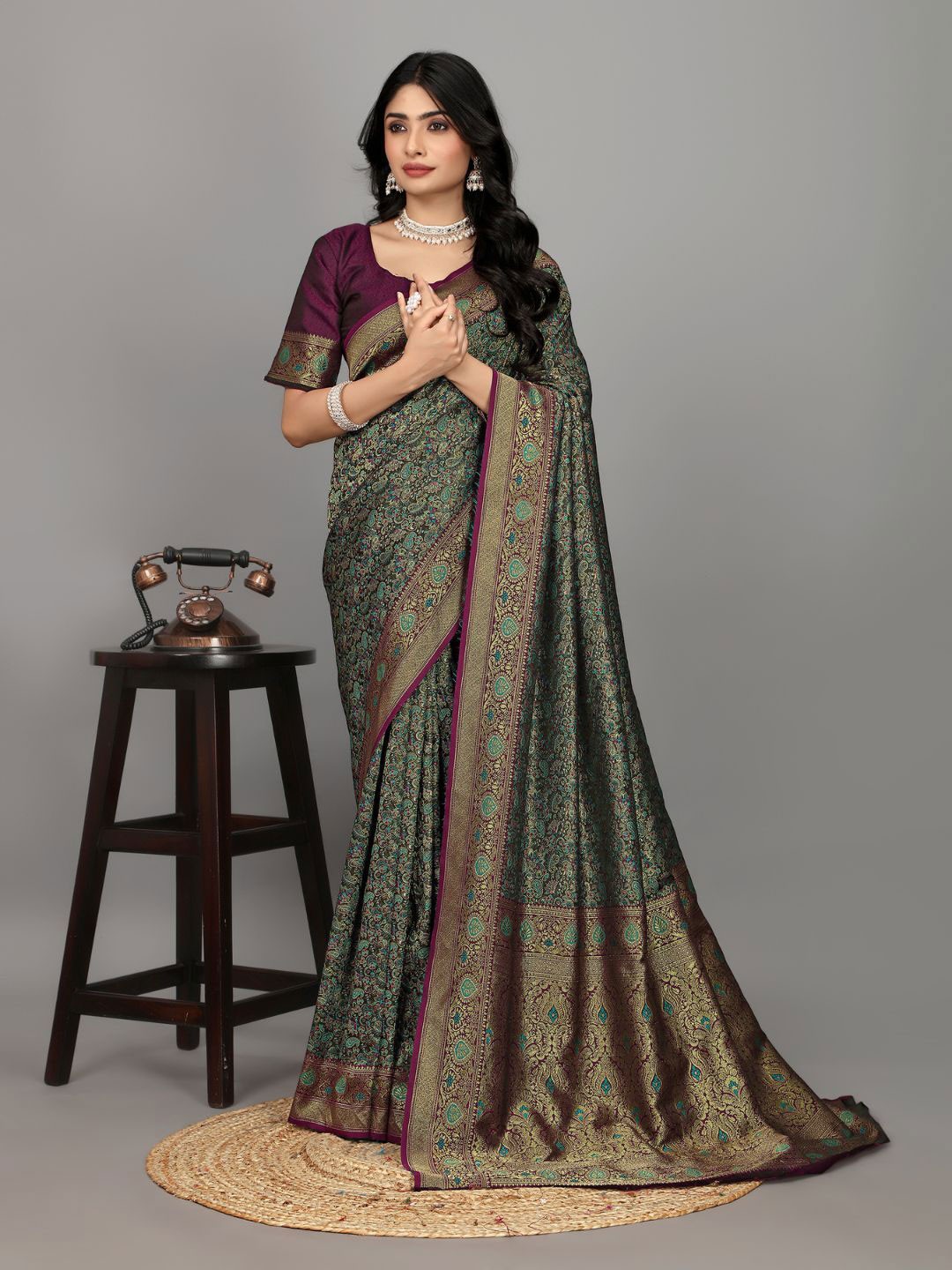

Angoor Saree Paisley Zari Sarees, Green