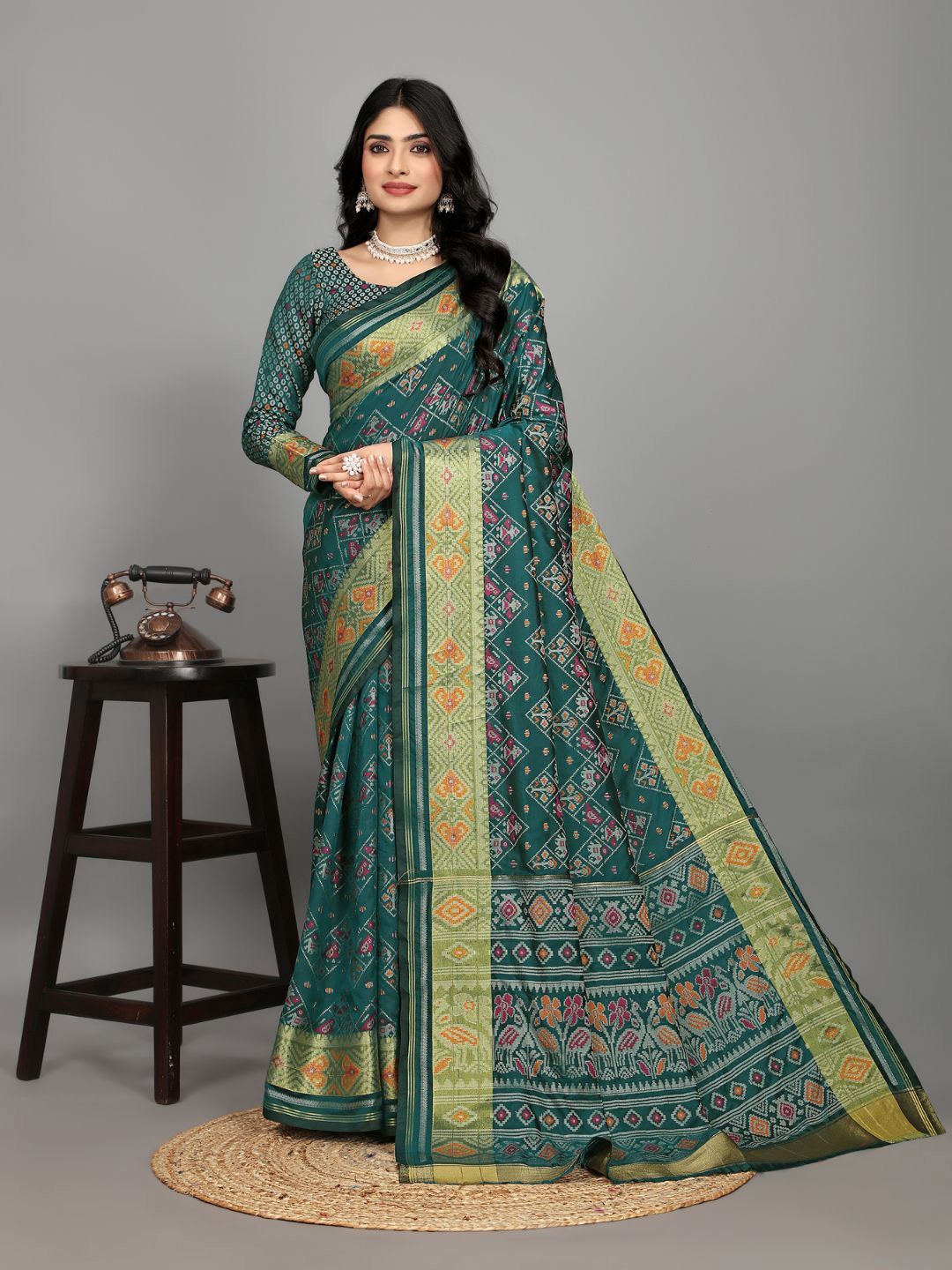

Angoor Saree Floral Printed Patola Sarees, Green