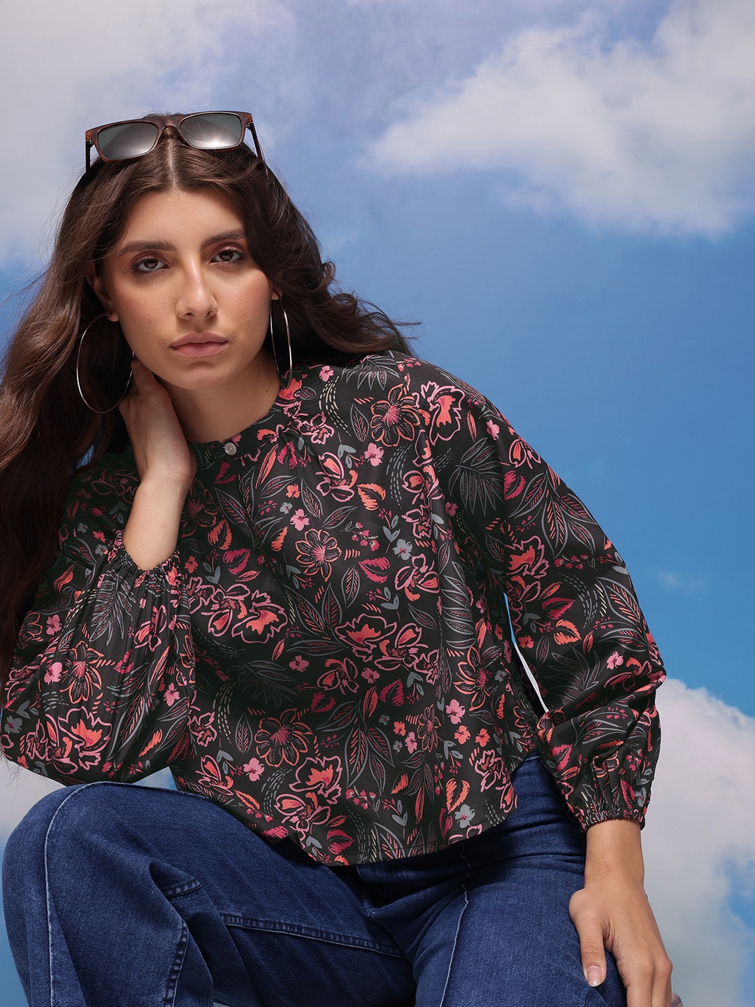 

CORSICA Floral Print Keyhole Neck Top, Black
