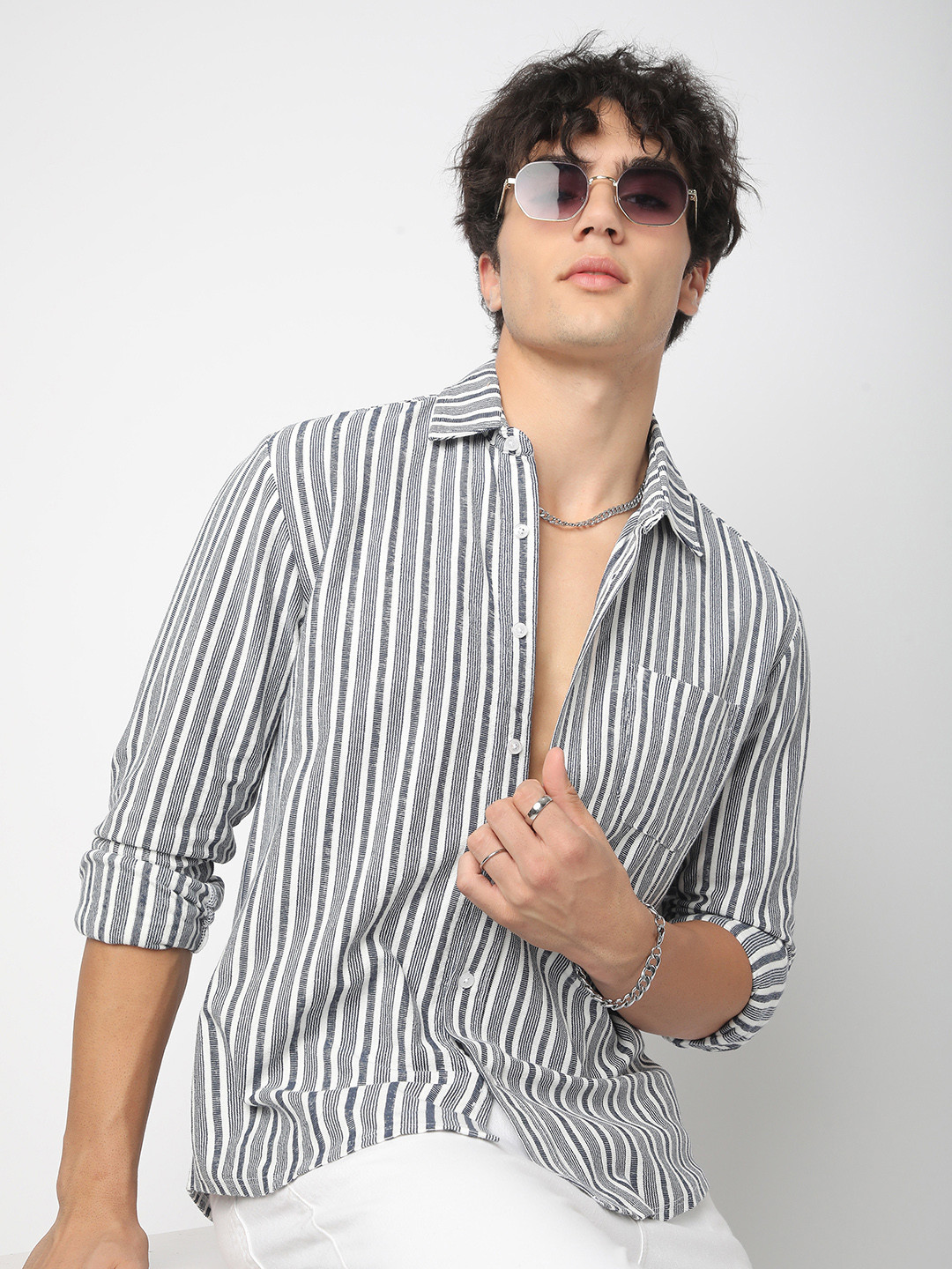 

VASTRADO Men Classic Relaxed Fit Spread Collar Vertical Striped Cotton Casual Shirt, White