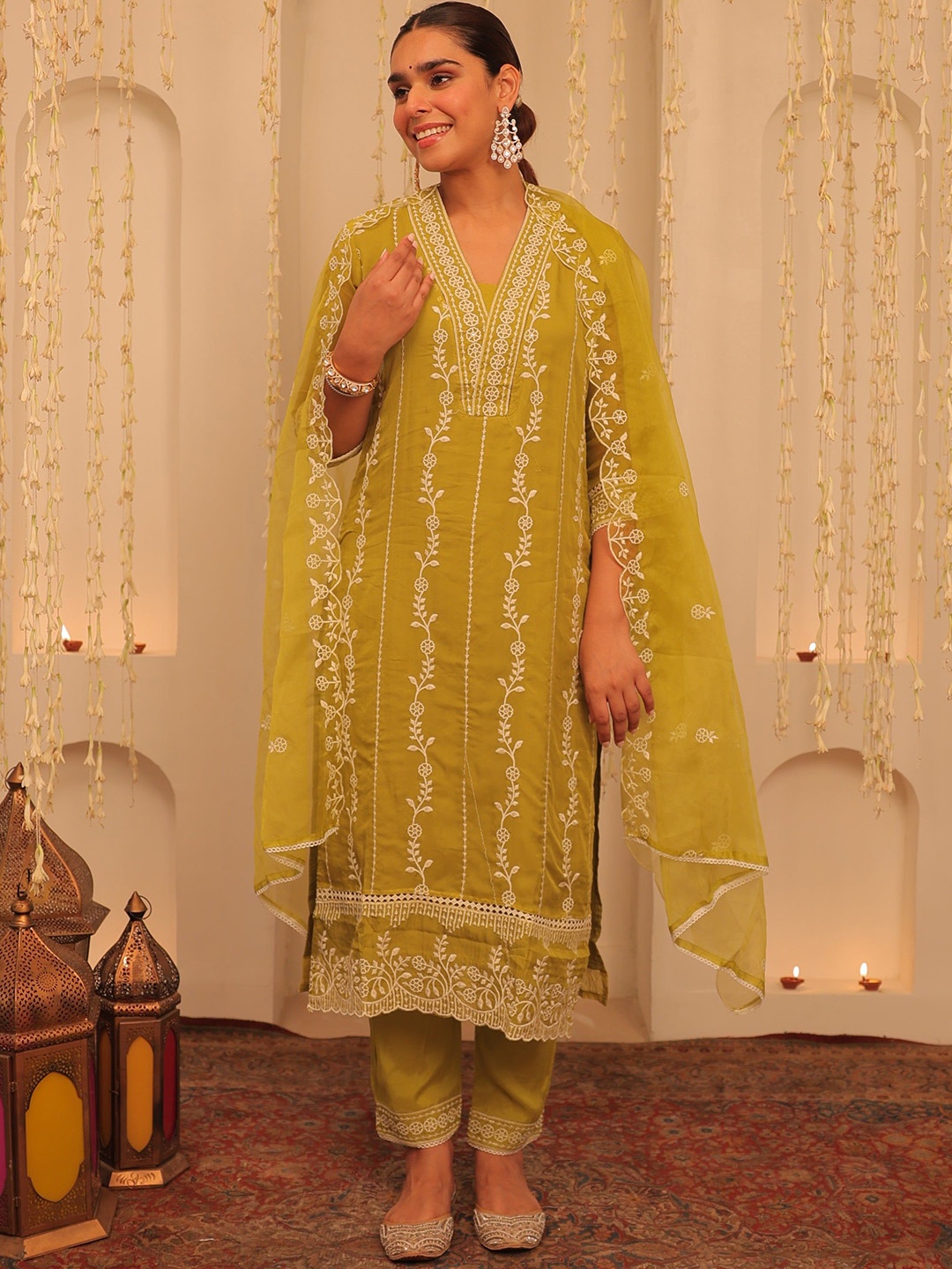 

Alaya By Stage3 Women Kurta with Trousers & With Dupatta, Lime green