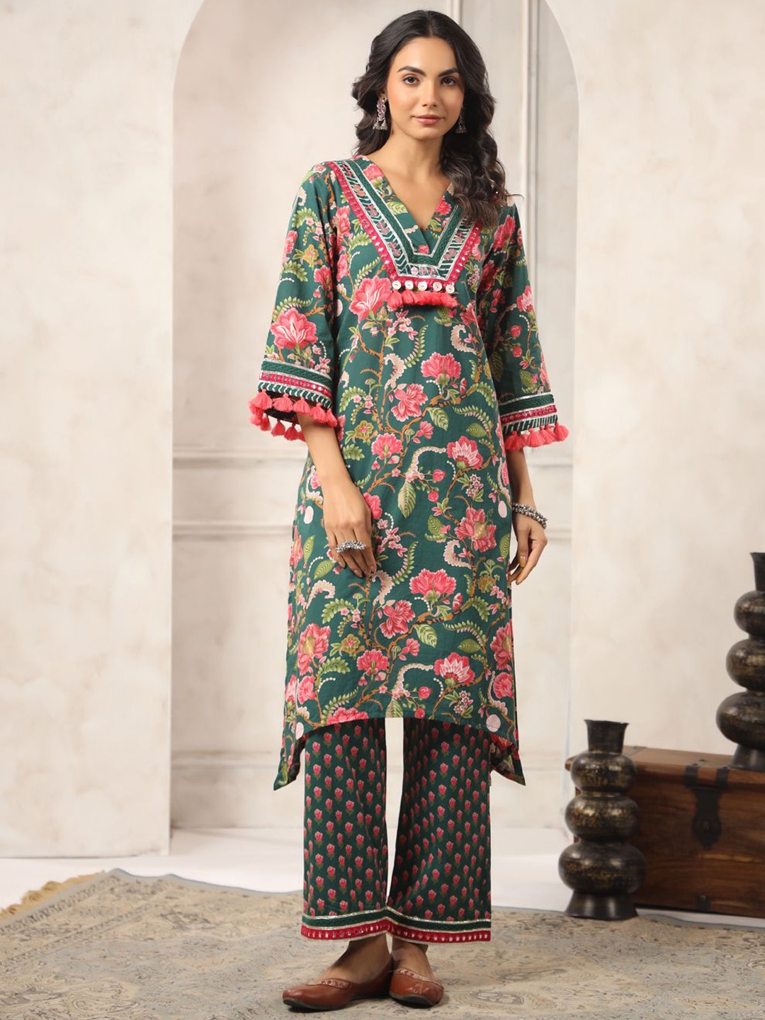 

Jaipur Morni Women Floral Printed Regular Pure Cotton Kurta with Trousers, Green