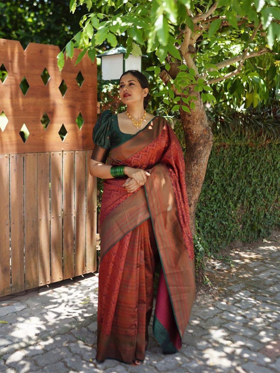 

Caracola Woven Design Banarasi Saree, Red