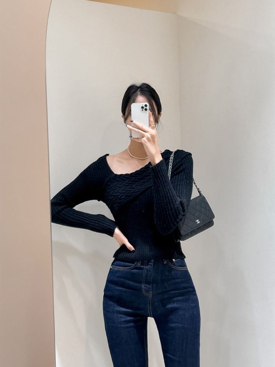 

LULU & SKY Women V-Neck Long Sleeves Pullover, Black