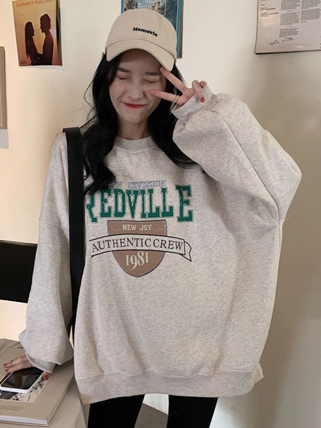 

LULU & SKY Women Printed Pullover Sweatshirt, Cream